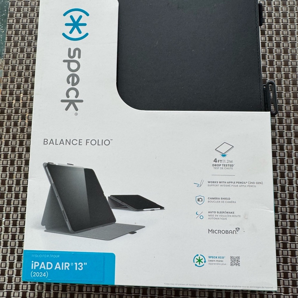 NWT Speck Balance Folio for iPad Air 13" (2024) - Black